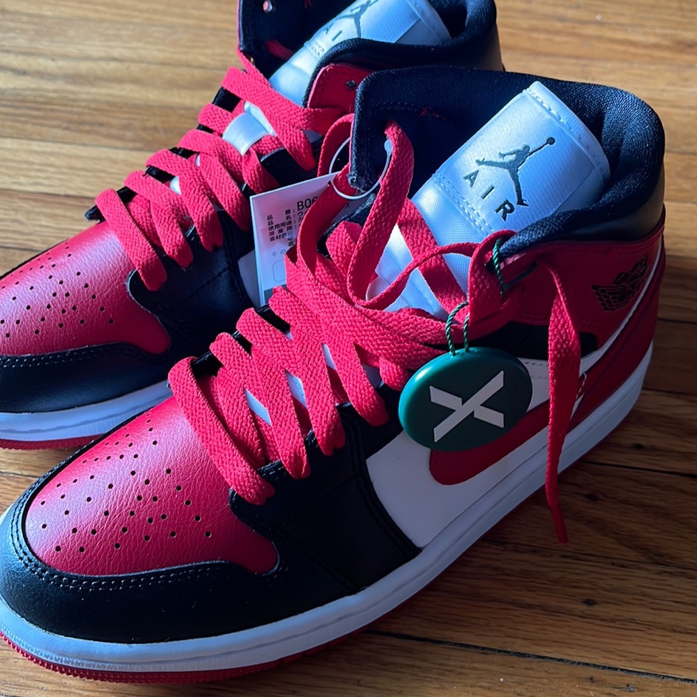 Jordan 1 Mid alternate bred toe (W)